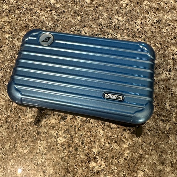 Rimowa blue cosmetic case like new - Picture 6 of 8